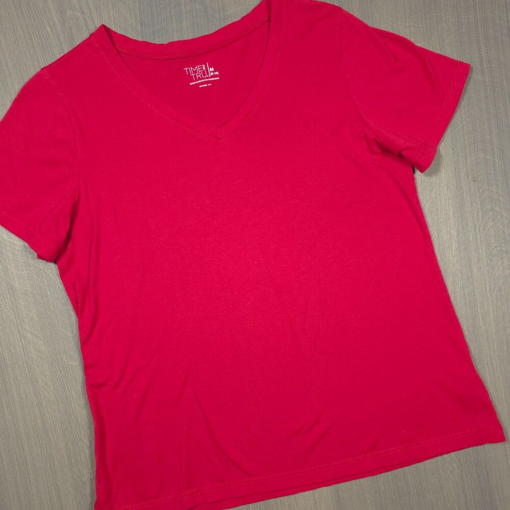 Time and Tru Red V Neck Tee Size M Short Sleeve